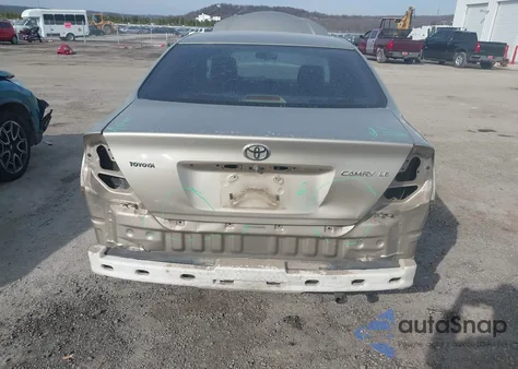 2005 Toyota Camry Le z USA, uszkodzony, nr VIN 4T1BE32KX5U557634